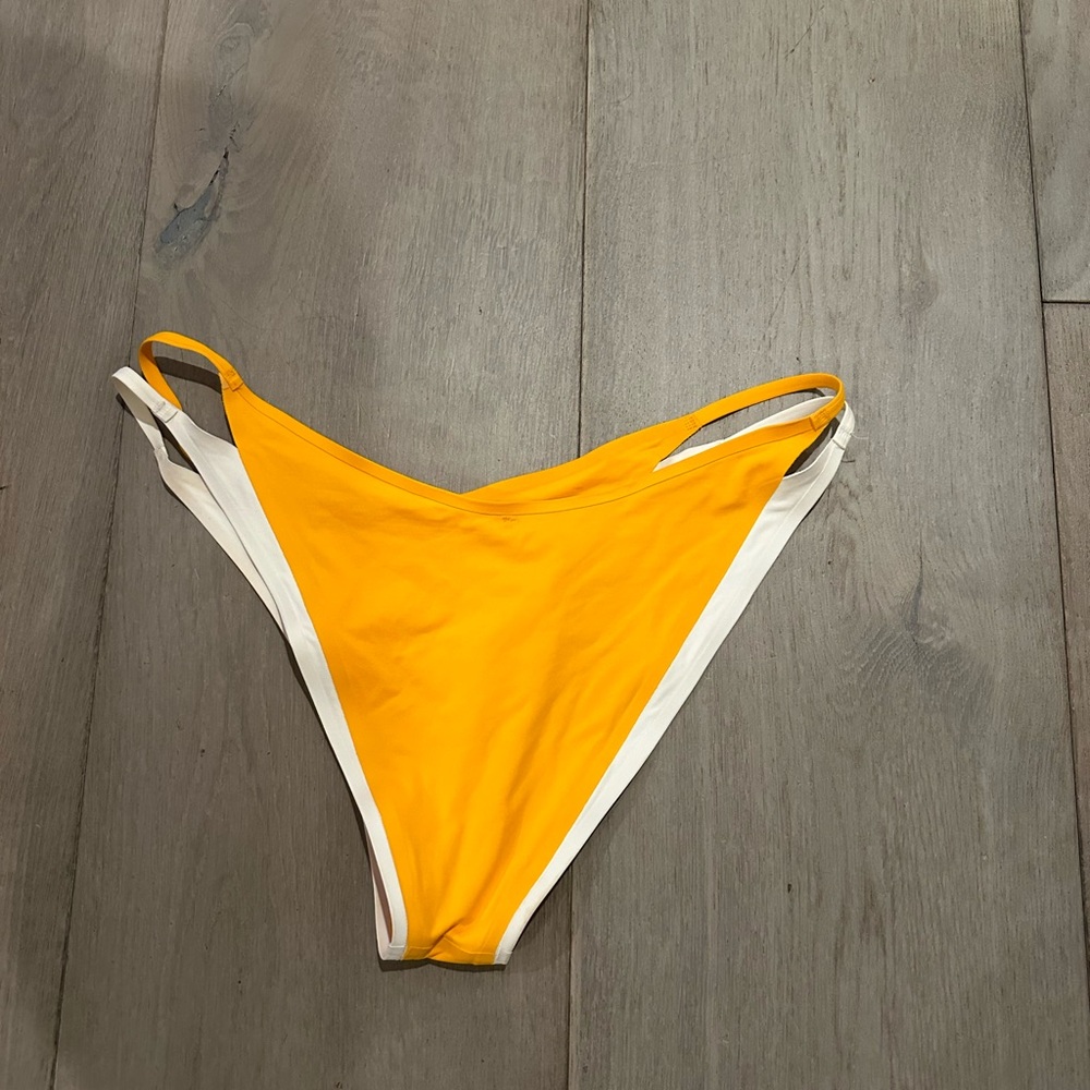 L Space Seamless Billie Bikini Bottom - Picture 4 of 4